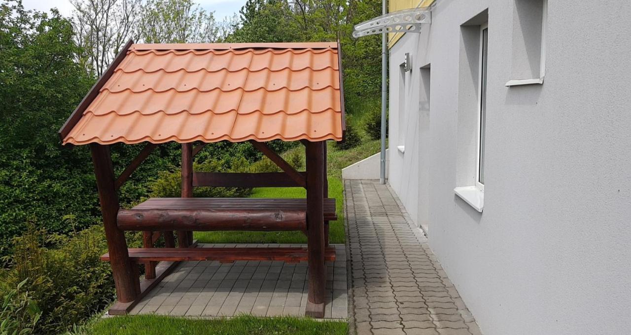 Nefelejcs Vendeghaz Hotel Balatonkenese Exterior photo